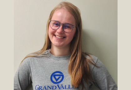 Female student wearing a GVSU sweatshirt