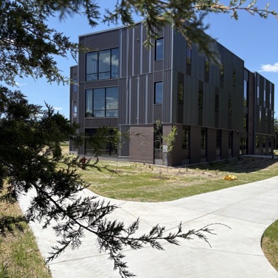 Exterior image of Carbonelli Villas Student Housing at MCC.